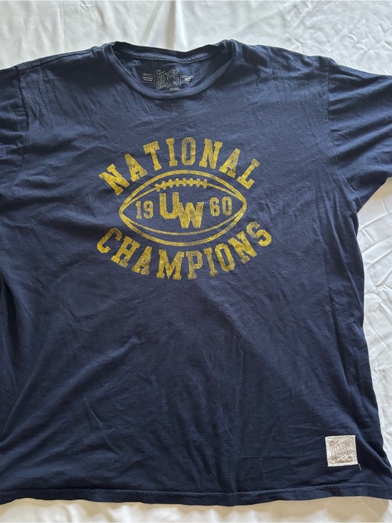 Original Retro Brand Other - Vintage University of WA "National Champions" Graphic Tee with Yellow Print